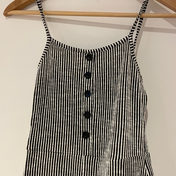 Caution to the wind Wide leg Jumpsuit Size Small - Picture 2 of 5